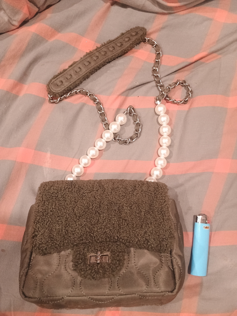 Women’s Olive Green Faux-Sherpa Pearl-Chain Shoulder Bag